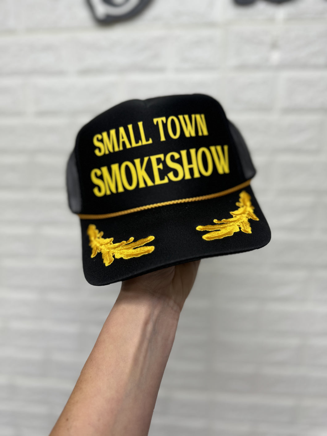 SMALLTOWN SMOKESHOW