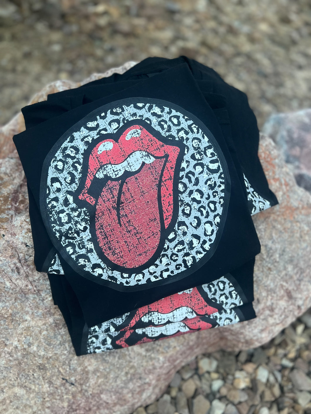 LEOPARD STONES TARGET TEE