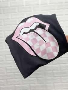 WAVY PINK CHECKERED TONGUE TEE