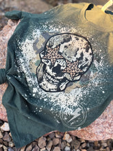 Load image into Gallery viewer, CAMO STAR SKULL ACID WASH TEE
