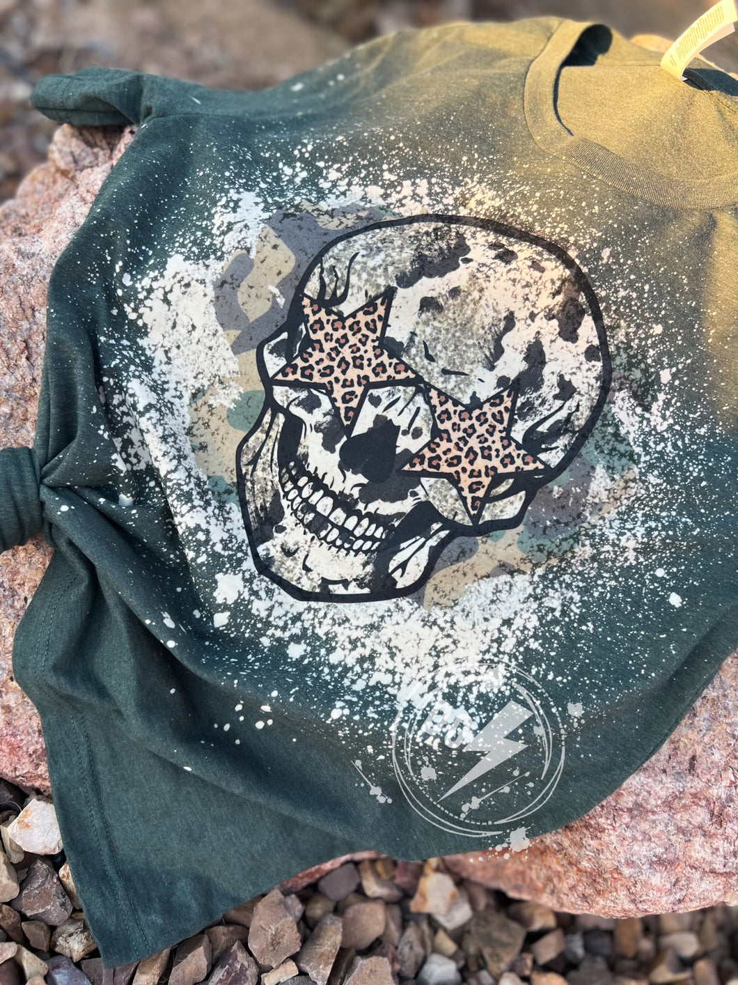 CAMO STAR SKULL ACID WASH TEE